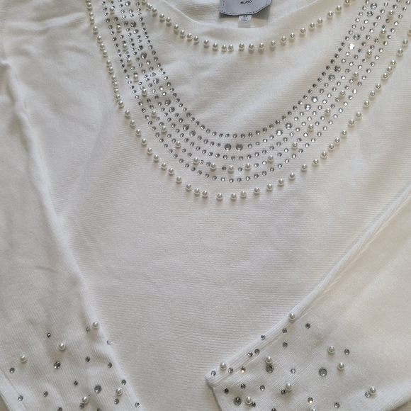 Liv Milano sweater w/pearl and rhinestones - Picture 5 of 7
